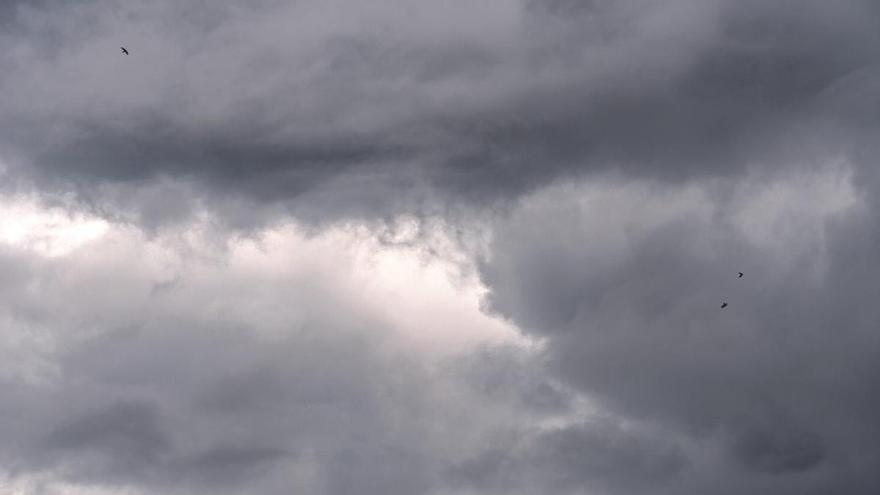 Giro en el tiempo en Extremadura: alerta por lluvias y tormentas este sábado