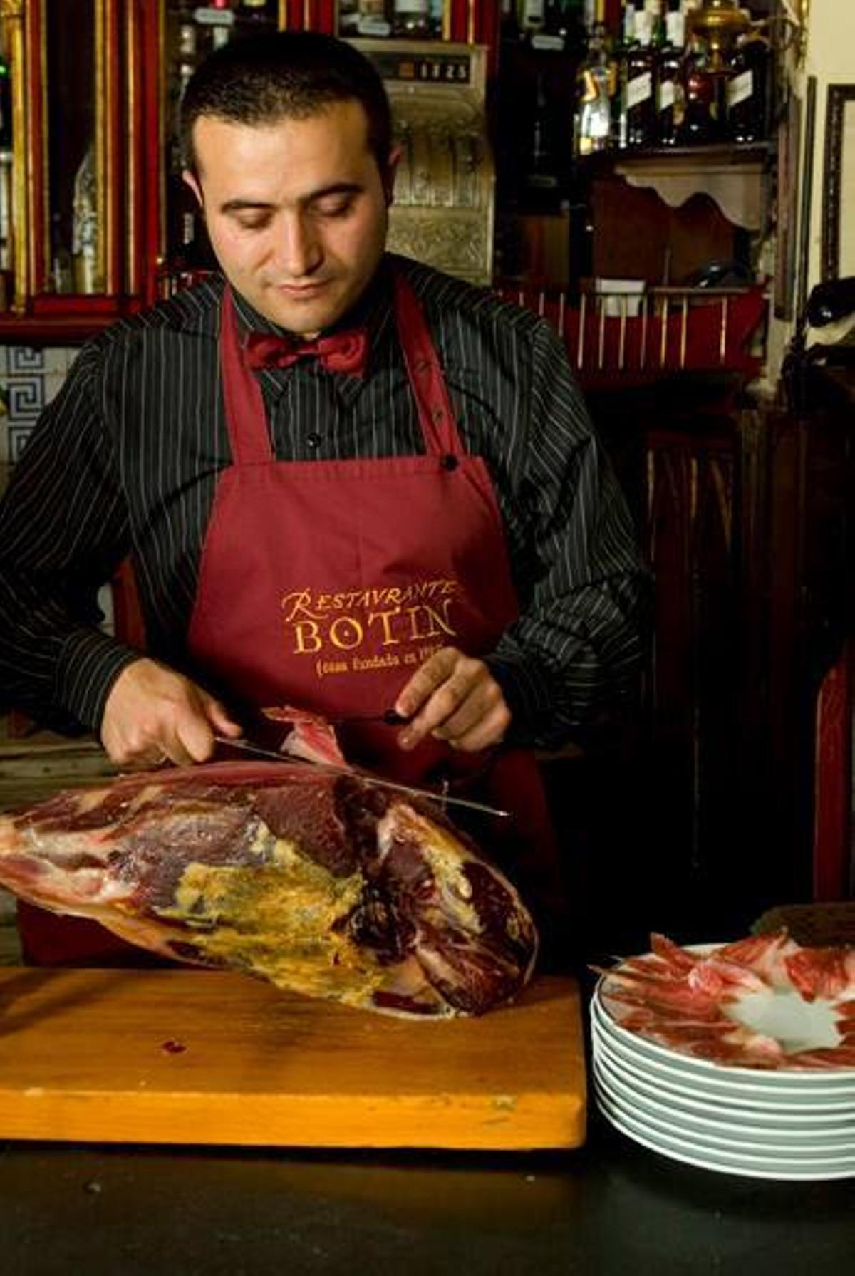 Casa Botín, el restaurante más antiguo del mundo, ganador del Premio Lola Torres de Cocina Tradicional