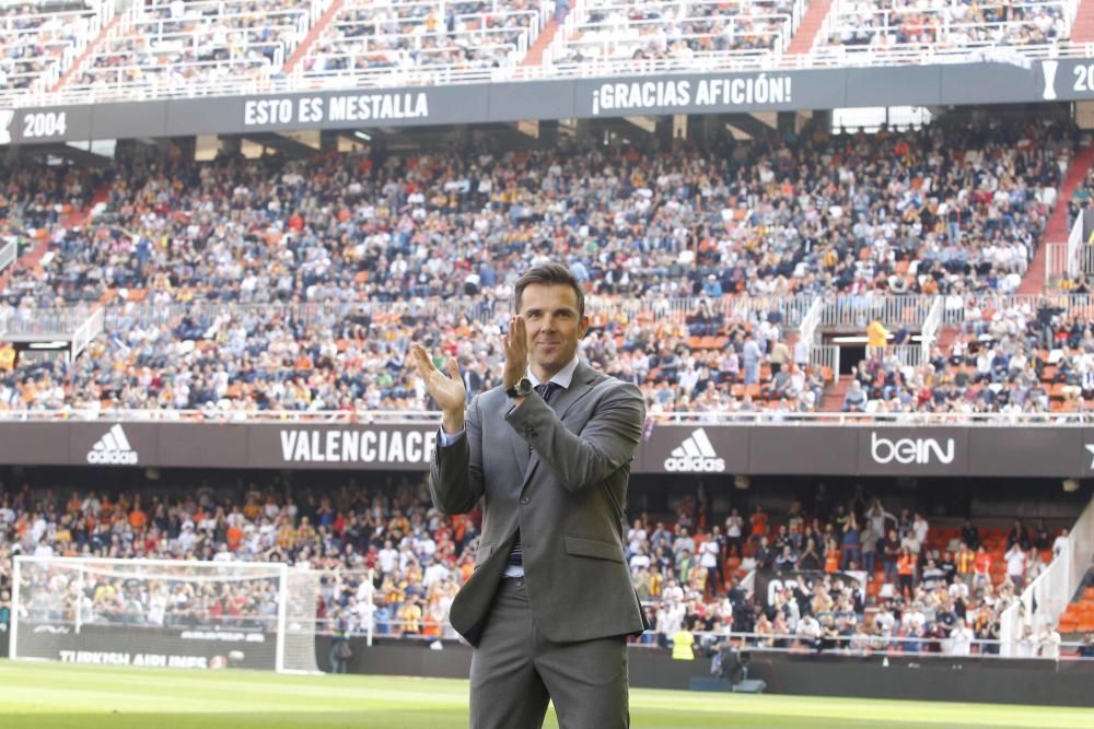 Mestalla se rinde a Carlos Marchena