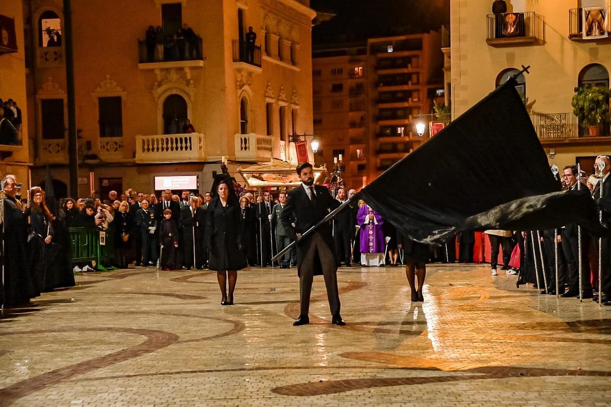 Viernes Santo en Elche: Así ha sido la "Trencà del Guió" Viernes Santo en Elche: Así ha sido la "Trencà del Guió"