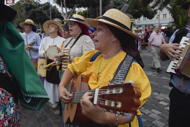 Romería de la Naval, desde el parque Santa ...