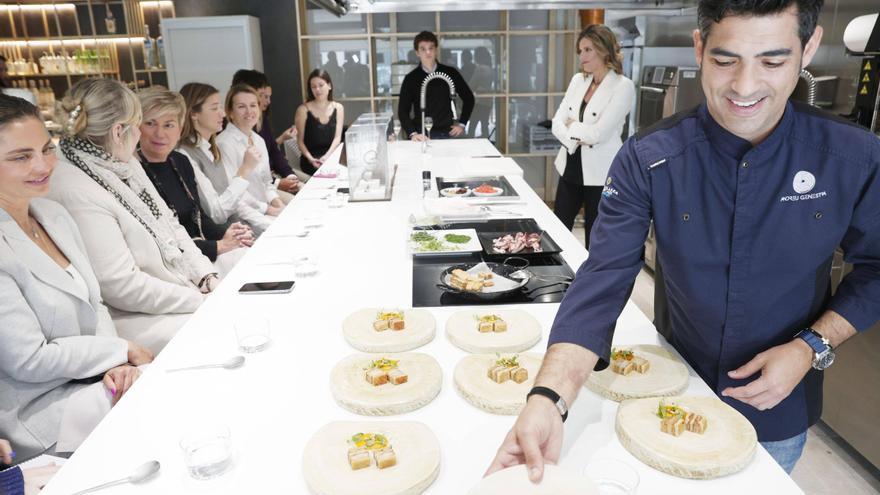 VÍDEO | Los ‘foners’ unen a la joyera Isabel Guarch y al cocinero Andreu Genestra