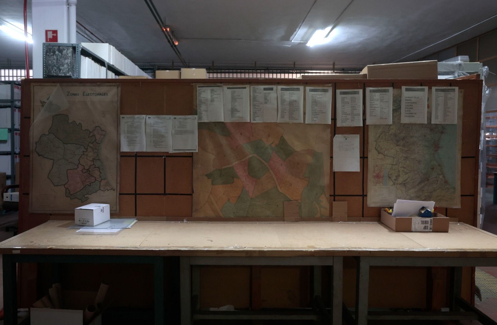 Dispositivo de preparación para el 28M en el almacén electoral de Delegación de Gobierno