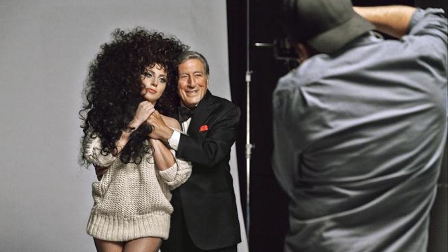Tony Bennett y Lady Gaga se sumergen en la moda.