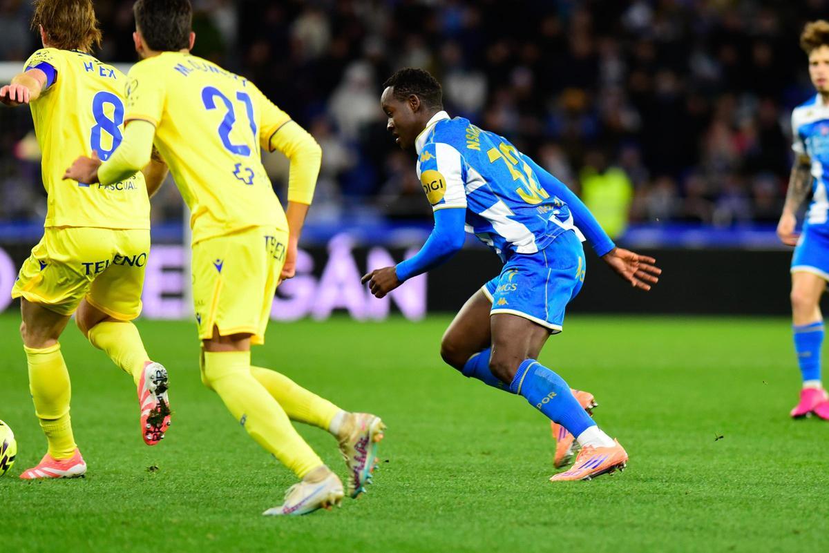 El Dépor estrena 2026 a medias y empata con el Cádiz en Riazor (2-2) El Dépor estrena 2026 a medias y empata con el Cádiz en Riazor (2-2)