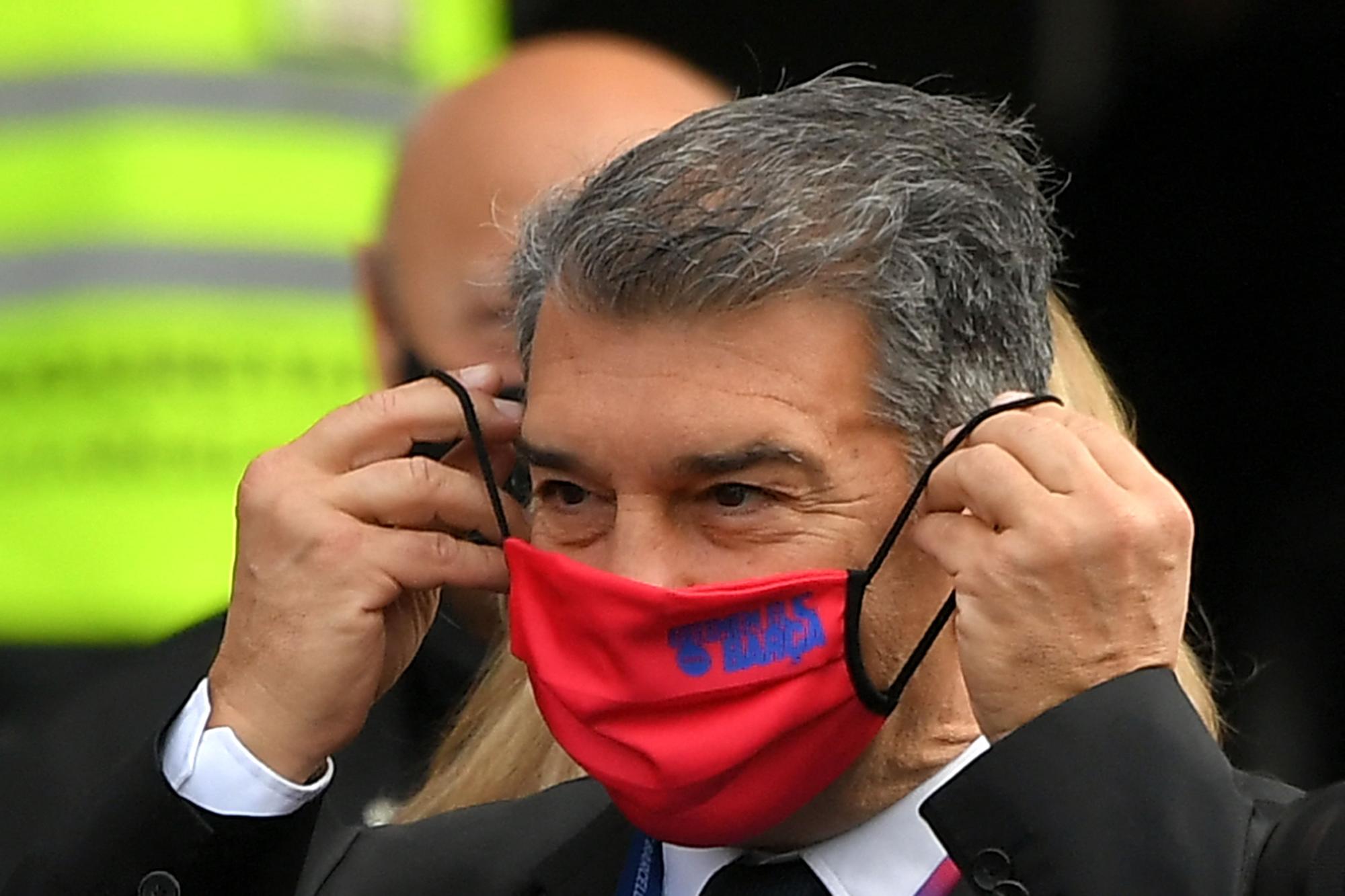 Laporta, en el Camp Nou durante la jornada electoral.