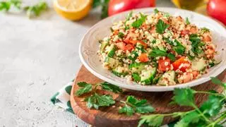Unos langostinos para dar alegría a una ensalada de quinoa