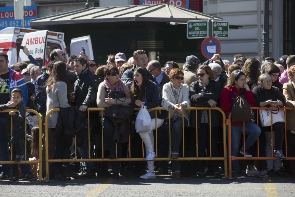 Búscate en la mascletà del 8 de marzo