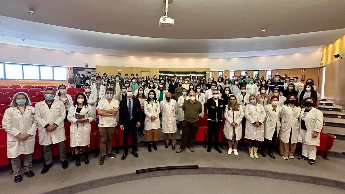 Fotografía de familia de los participantes en la jornada.