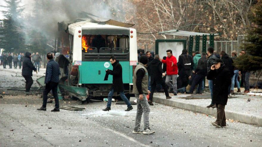 Varios muertos en el ataque a un autobús en Turquía