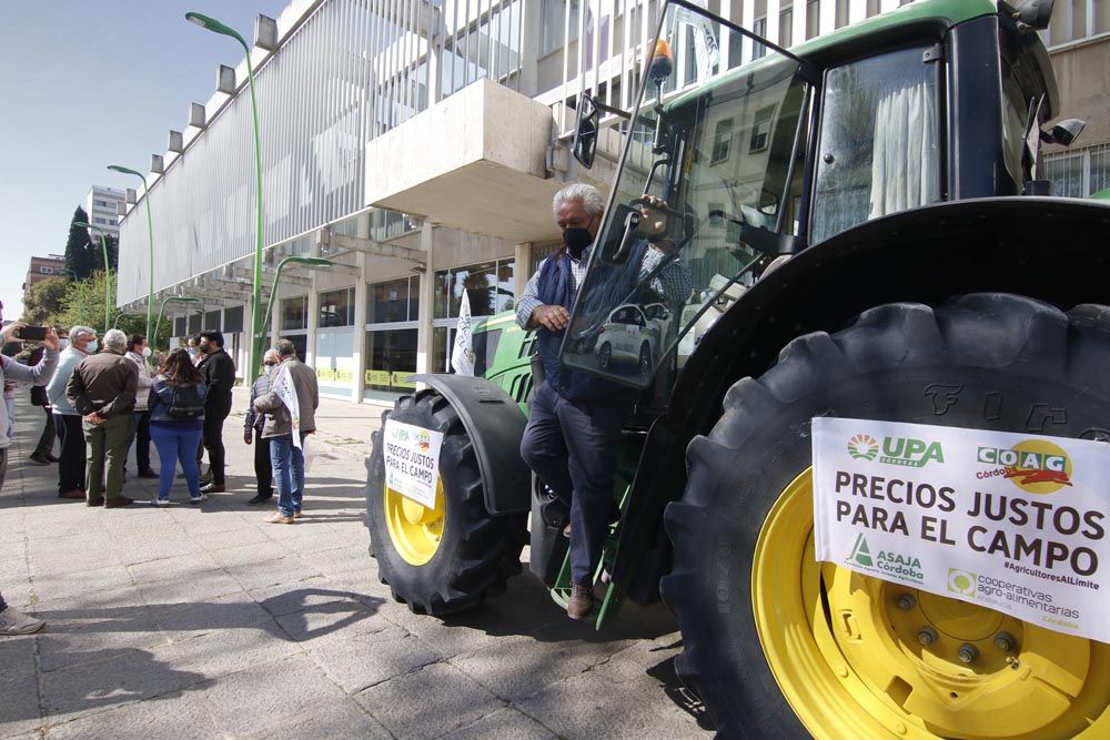 Los agricultores cordobeses protestan por la PAC