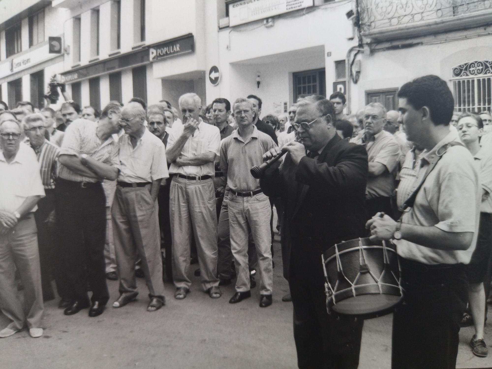 Pedreguer, años 90: El adiós al poeta, premio a Raimon y apoyo al pueblo saharaui