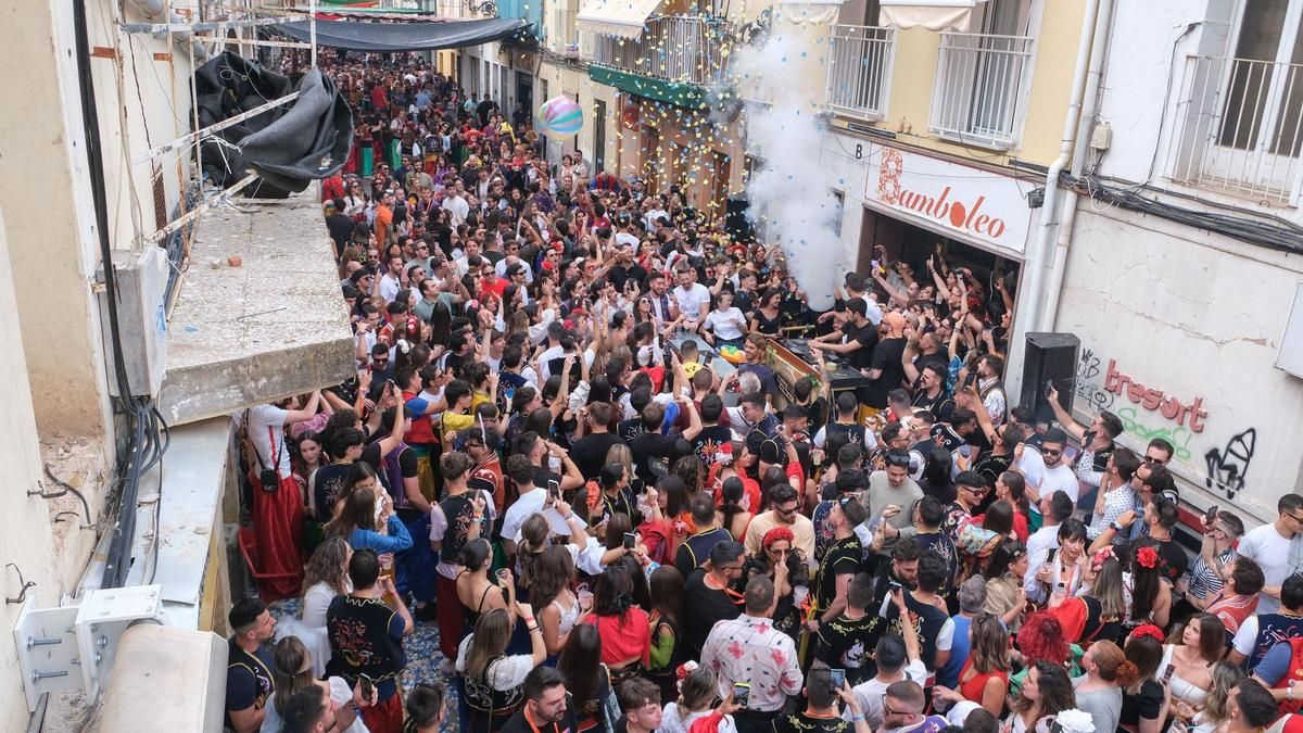 El ambiente de los cuartelillos en las fiestas de Elda, en una imagen de archivo