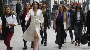 La ministra de Igualdad en funciones, Irene Montero, llegando al Congreso de los Diputados.La ministra de Igualdad en funciones, Irene Montero, llegando al Congreso de los Diputados.