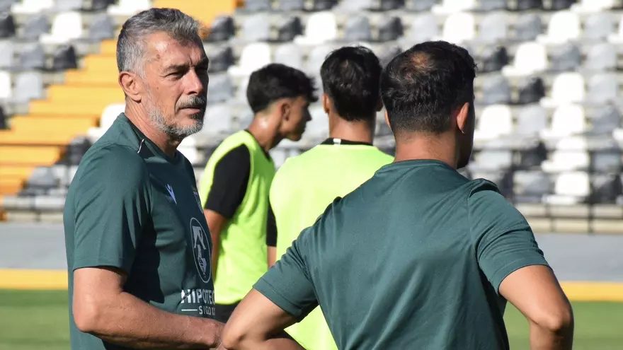 El Badajoz de Marrero salta al ruedo por primera vez