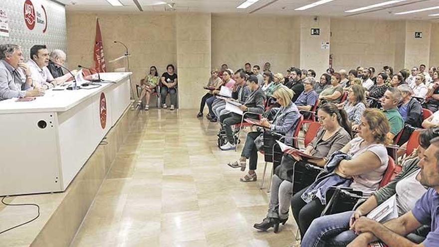 Asamblea de UGT celebrada ayer para explicar el convenio de hostelería firmado la semana pasada.