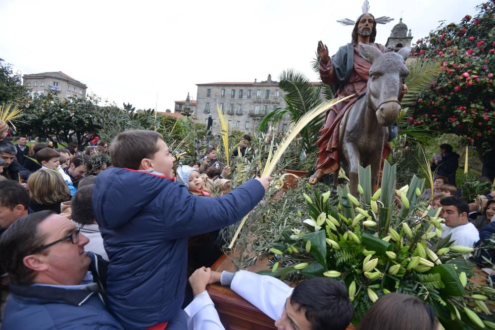 Semana Santa en Pontevedra 2016 | La Burrita recupera el recorrido entre la iglesias de San José y la escalinata de San Francisco