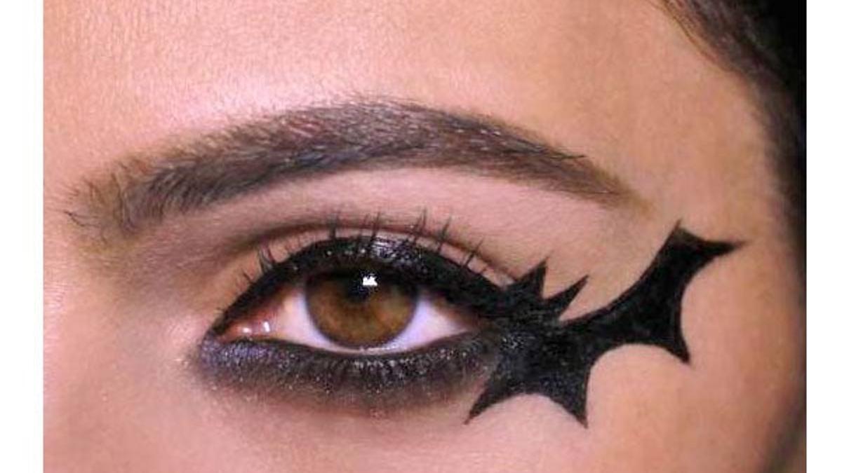 Halloween 2015: No hace falta ponerse kilos de maquillaje para asustar