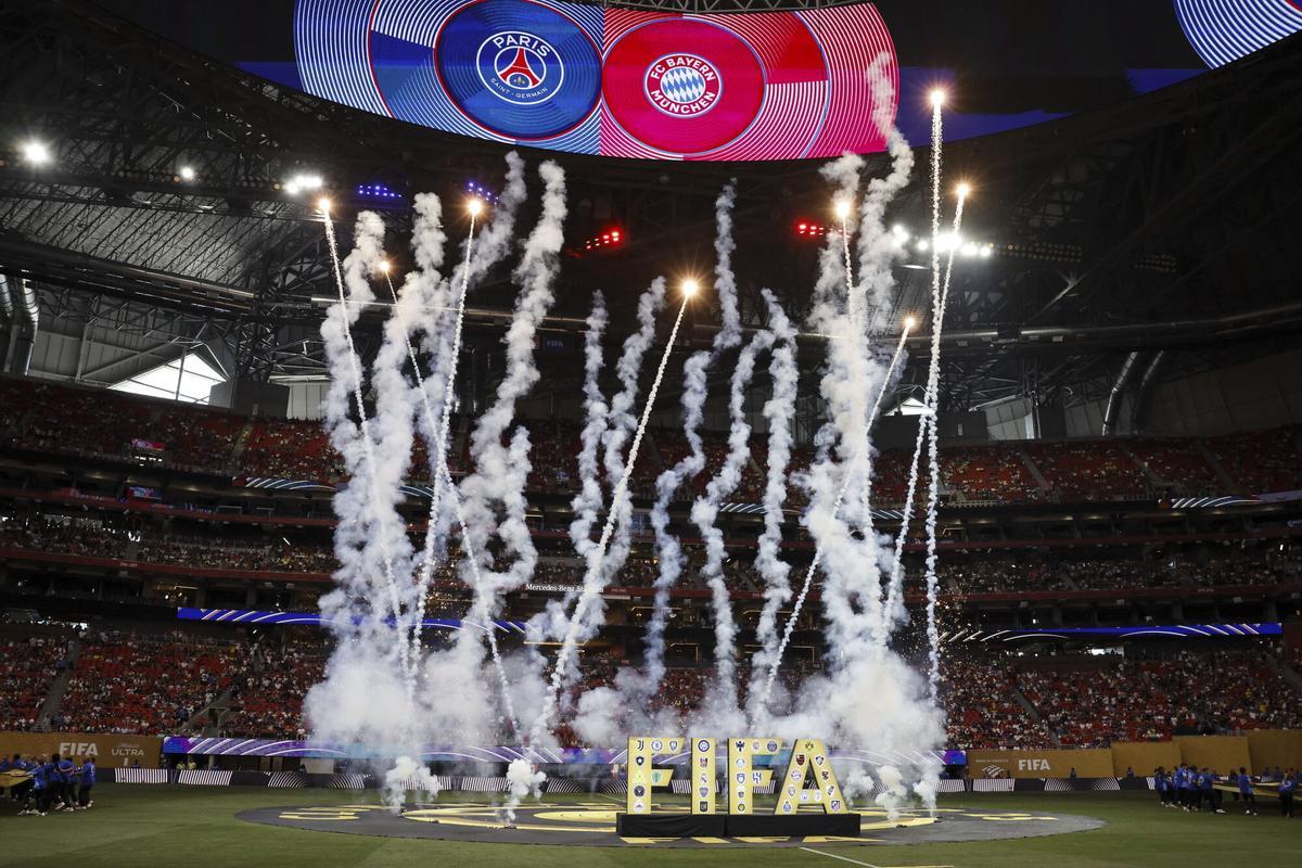 Fireworks are set off ahead of the FIFA Club World Cup 2025 match between Winner match 51 and Winner match 52 in Atlanta, Georgia, USA, 05 July 2025. (Mundial de Fútbol) EFE/EPA/ERIK S. LESSER. paris saint germain psg . bayern munich. mundial clubs 2024 paris saint germain psg . bayern munich. cuartos. accion. mercedes benz stadium