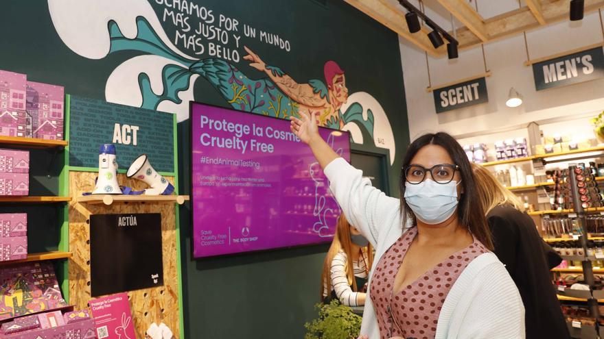 El Sireno protagoniza el mural feminista de The Body Shop