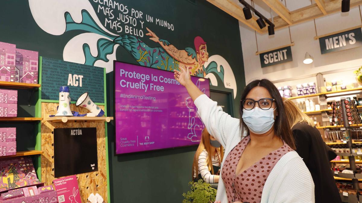 The Body Shop debuta en Vialia con un nuevo concepto en forma de taller activista y la sostenibilidad y el feminismo como claves.