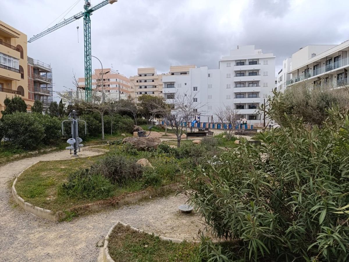El parque Sol Post de Sant Antoni en estado de abandono