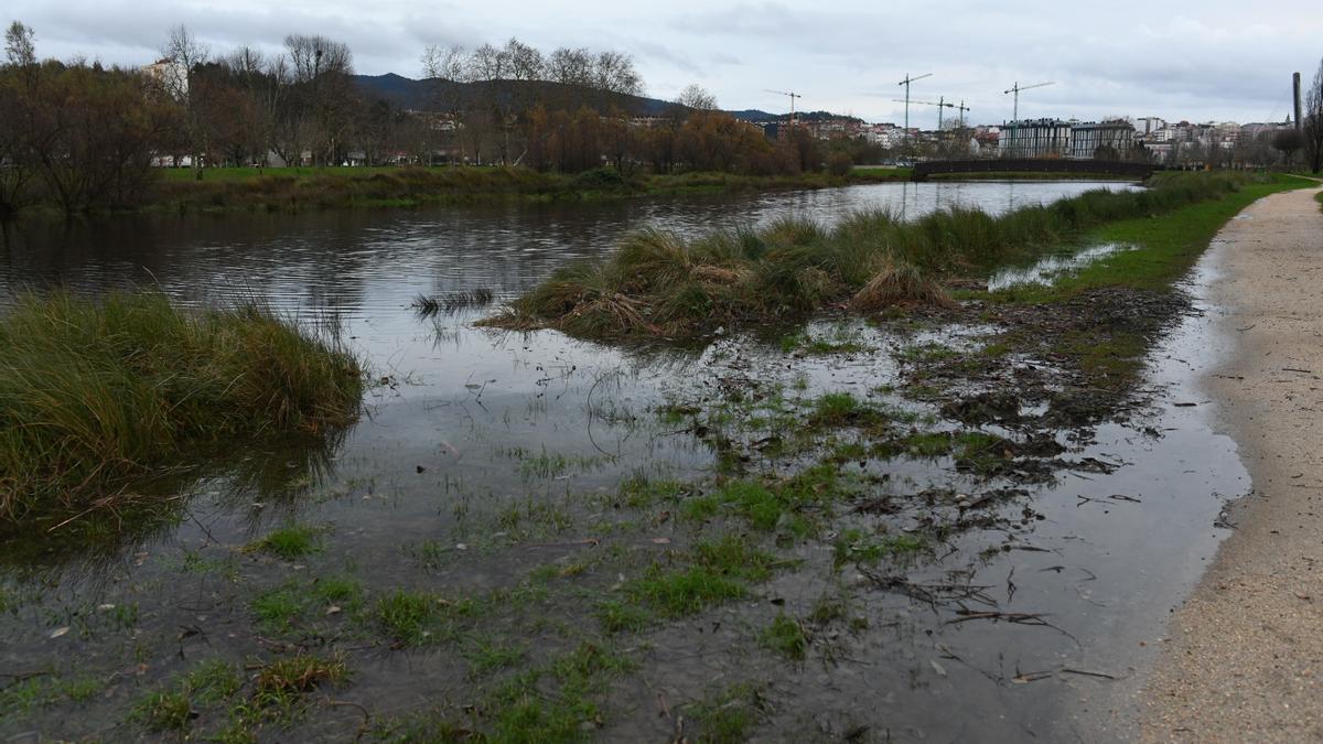 Desbordamiento del río Lérez en Navidad a su paso por Pontevedra.