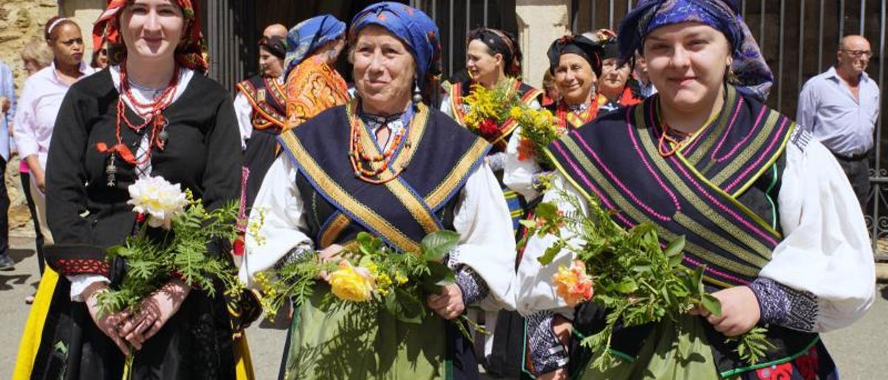 Trajes regionales alistanos. | Ch. S.