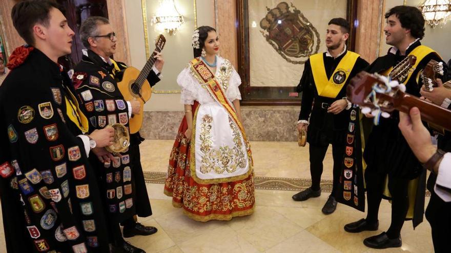 Las tunas rondaron a la Reina de la Huerta antes de la clausura en San Basilio