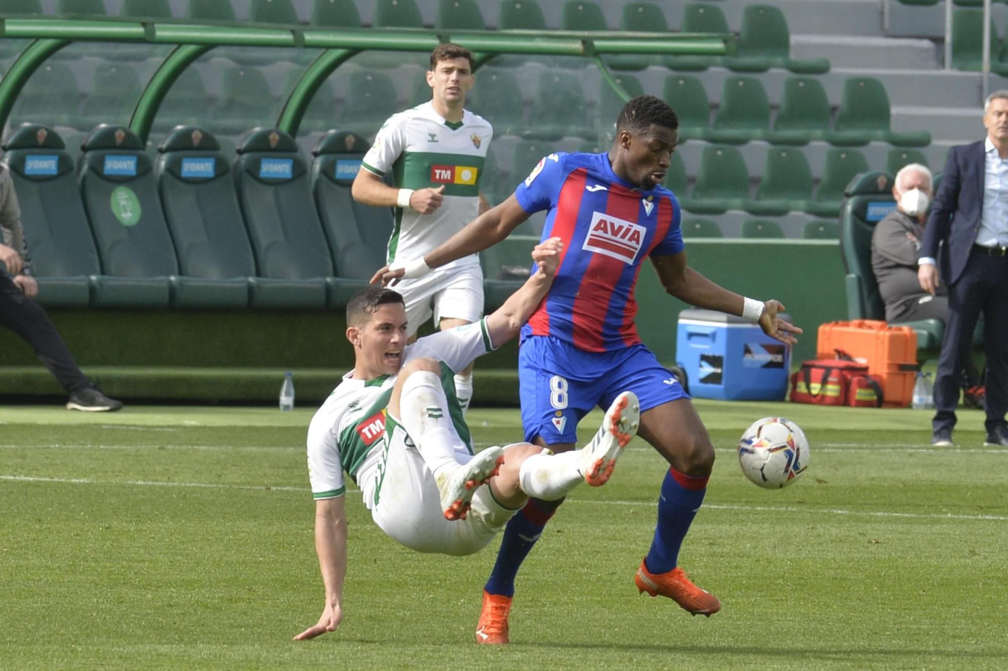 El Elche vence al Eibar 1-0 y se reencuentra con la victoria después de 17 partidos