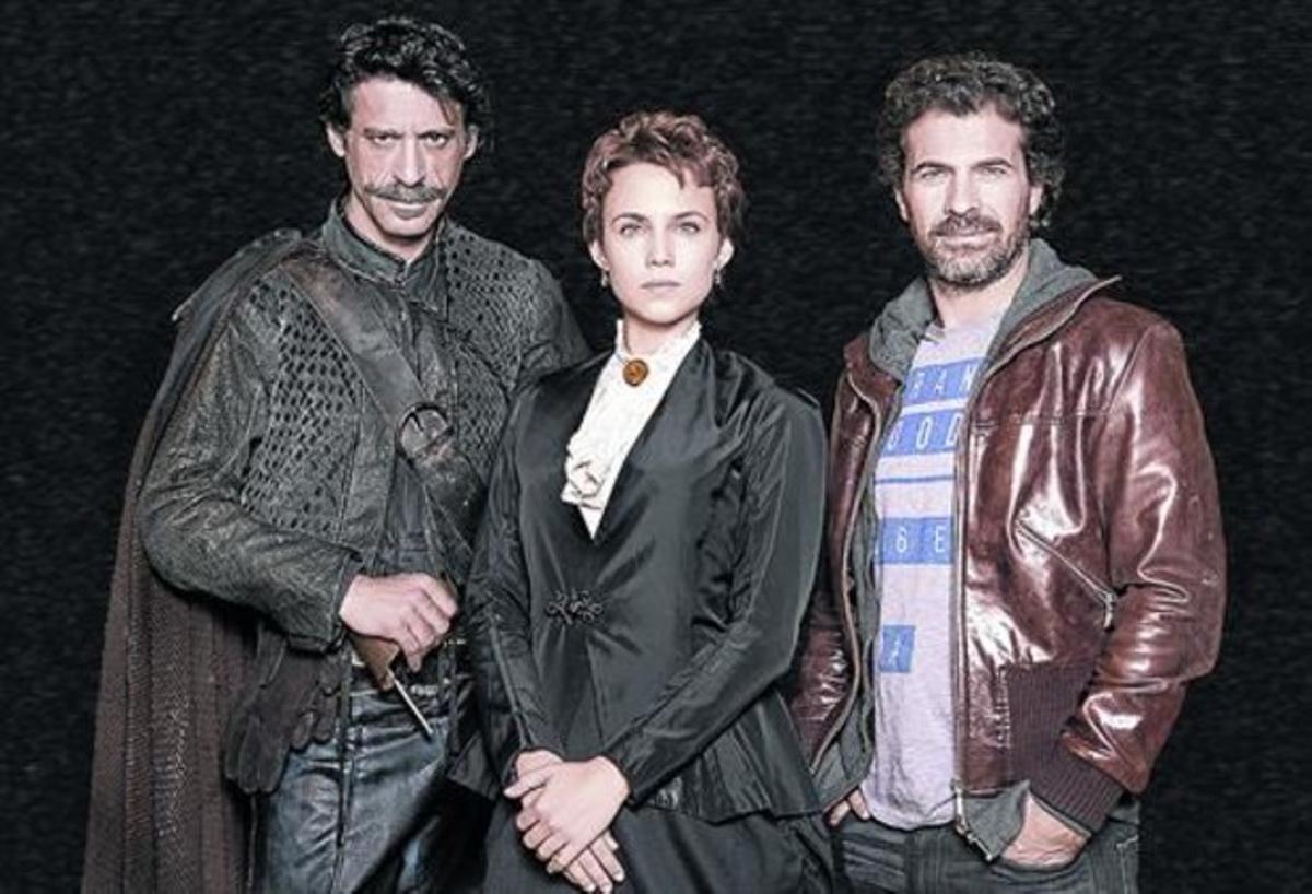 Nacho Fresneda, Aura Garrido y Rodolfo Sancho, los protagonistas de la serie 'El Ministerio del Tiempo'.