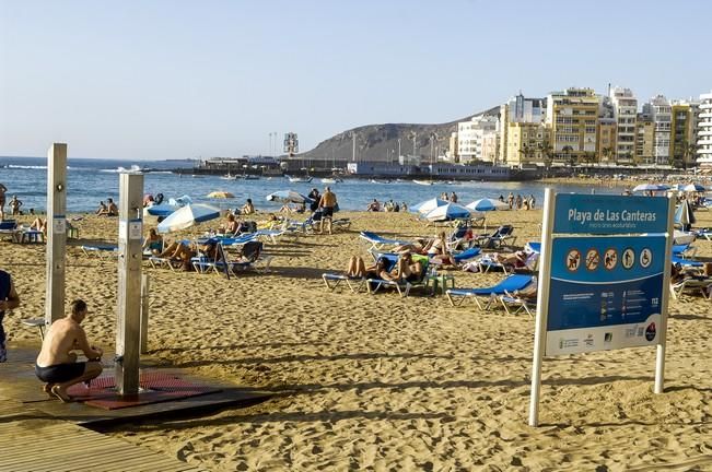 METEOROLOGIA. TIEMPO CALUROSO EN LA PLAYA DE LAS ...