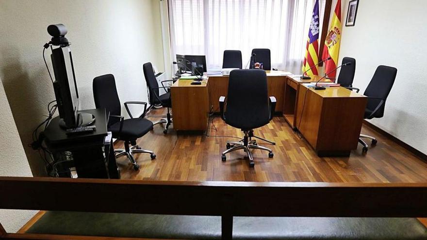 Una jueza de Ibiza obliga a readmitir a un camarero despedido por tener 61 años