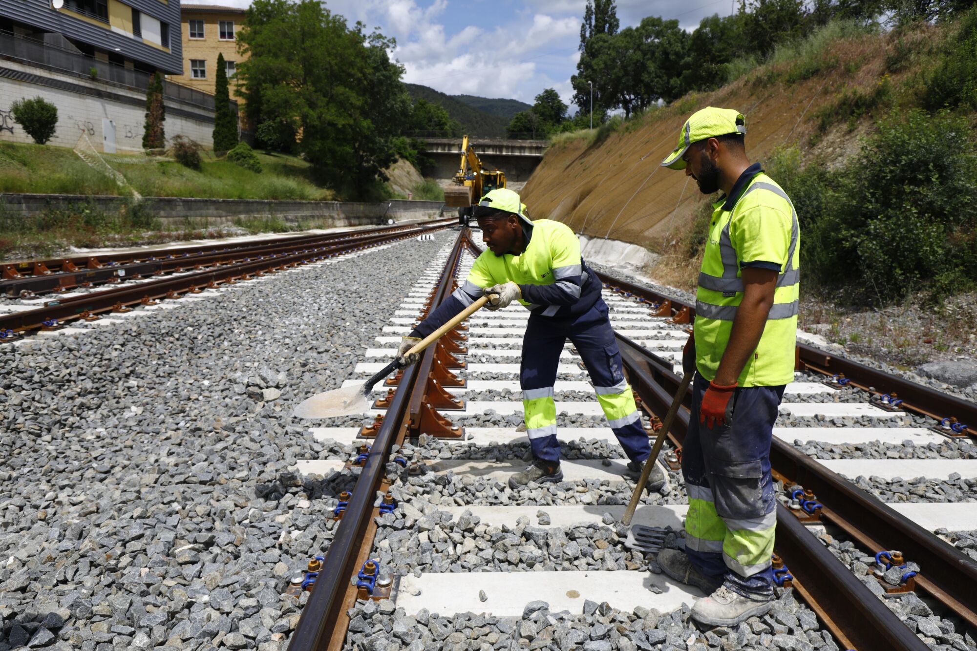 Últimos remates en las obras de la línea del Canfranero antes de su ansiada reapertura. 