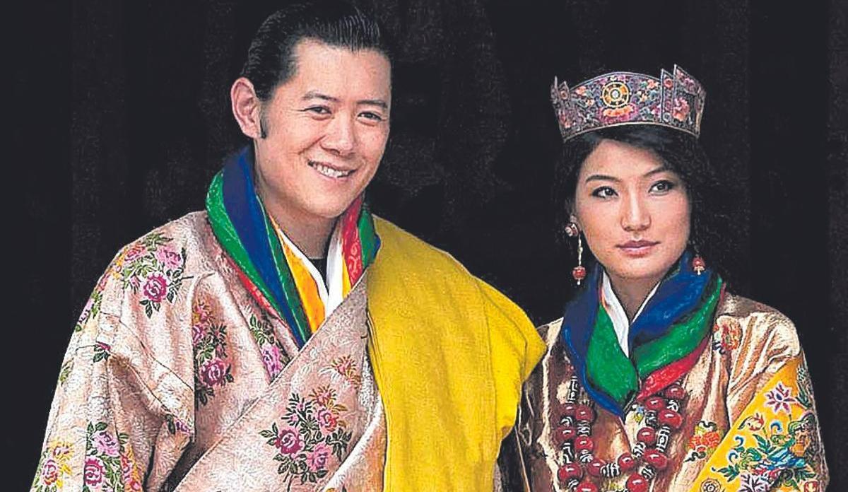 Jigme Khesar Namgyel Wanchuck, rey de Bután, y su esposa, la reina Jetsun Pema