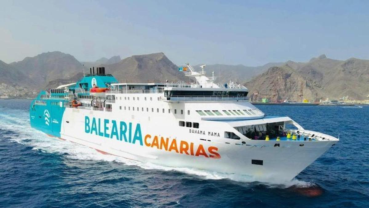 Uoo de los buques que presta servicio en Canarias.