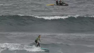 Denuncian competencia desleal en uno de los clubes de surf activos en Salinas