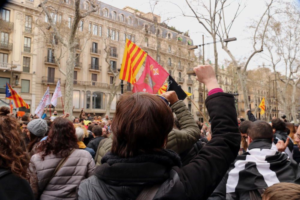 Manifestació a Barcelona contra la detenció de Puigdemont