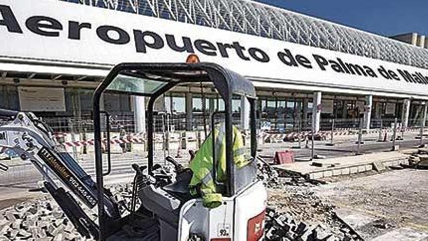 En Son Sant Joan se están haciendo varias obras este invierno, entre ellas la del nuevo aparcamiento.