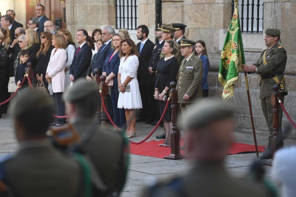 Homenaje a la bandera de la Asociación de Meigas de las Hogueras de San Juan