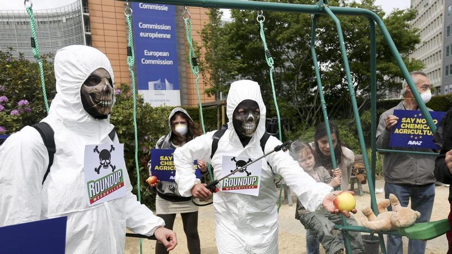 El 46% de los agricultores mundiales resulta intoxicado por el uso de pesticidas, según un informe