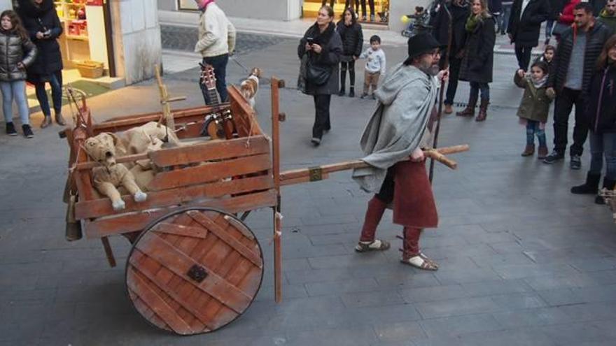 La cercavila Transhumància que va inaugurar la Factoria Lúdica de Figueres.