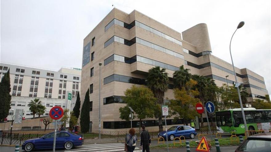 Cuatro jóvenes heridos al salirse de la carretera en Fuente Palmera