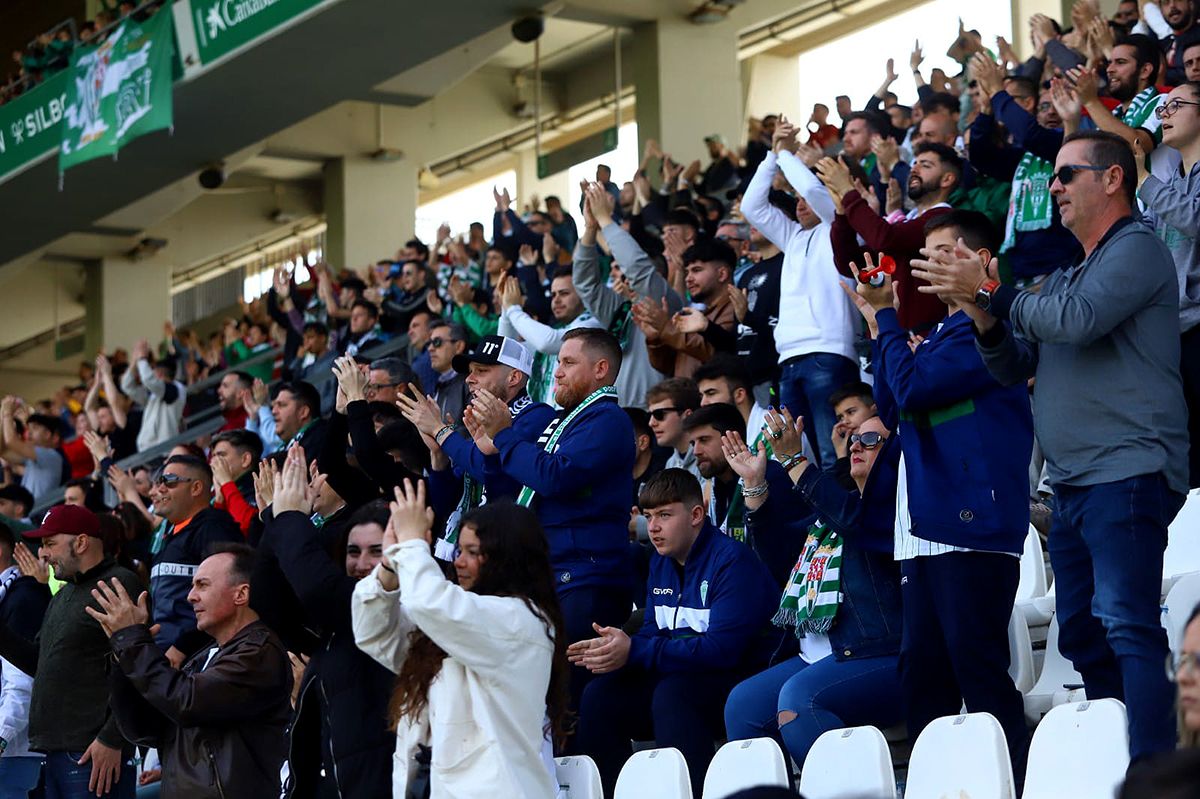 Las imágenes de la afición en el Córdoba CF - Ceuta