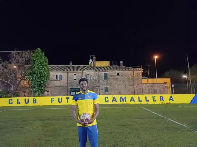 VÍDEO | Nou gol del pitxitxi del Camallera, líder de Quarta