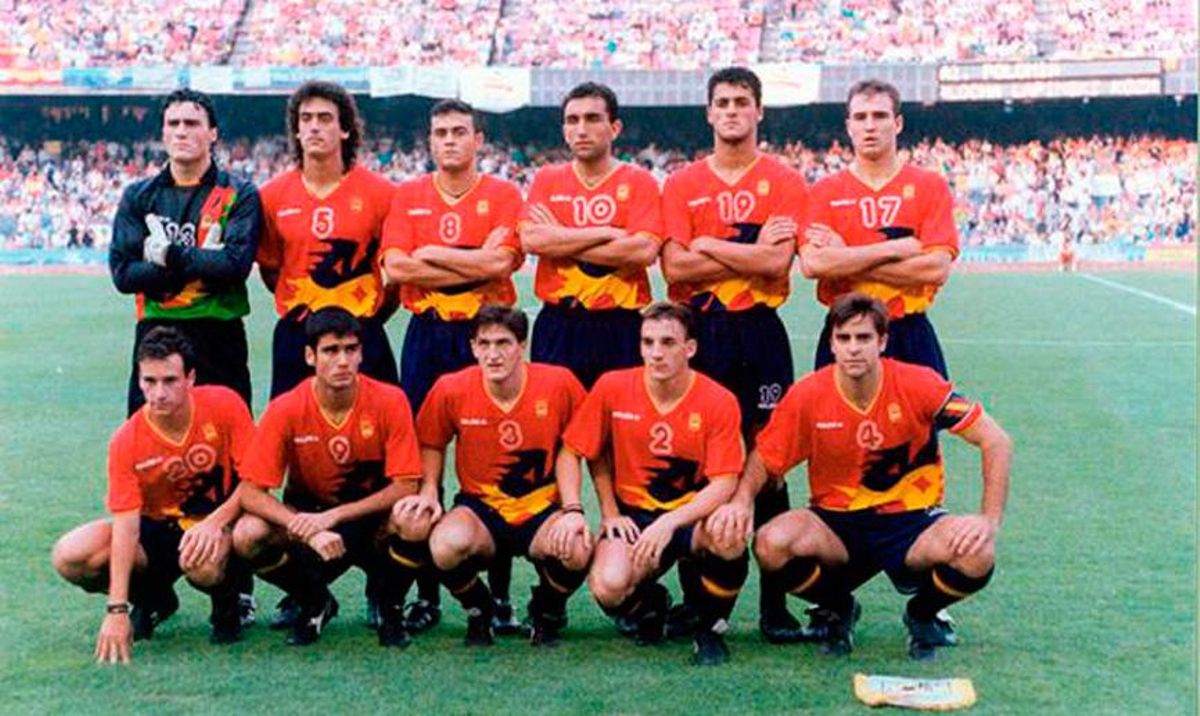 La selección española en la final de los Juegos Olímpicos de 1002. Berges, con el 17, es al primero de arriba por la derecha.
