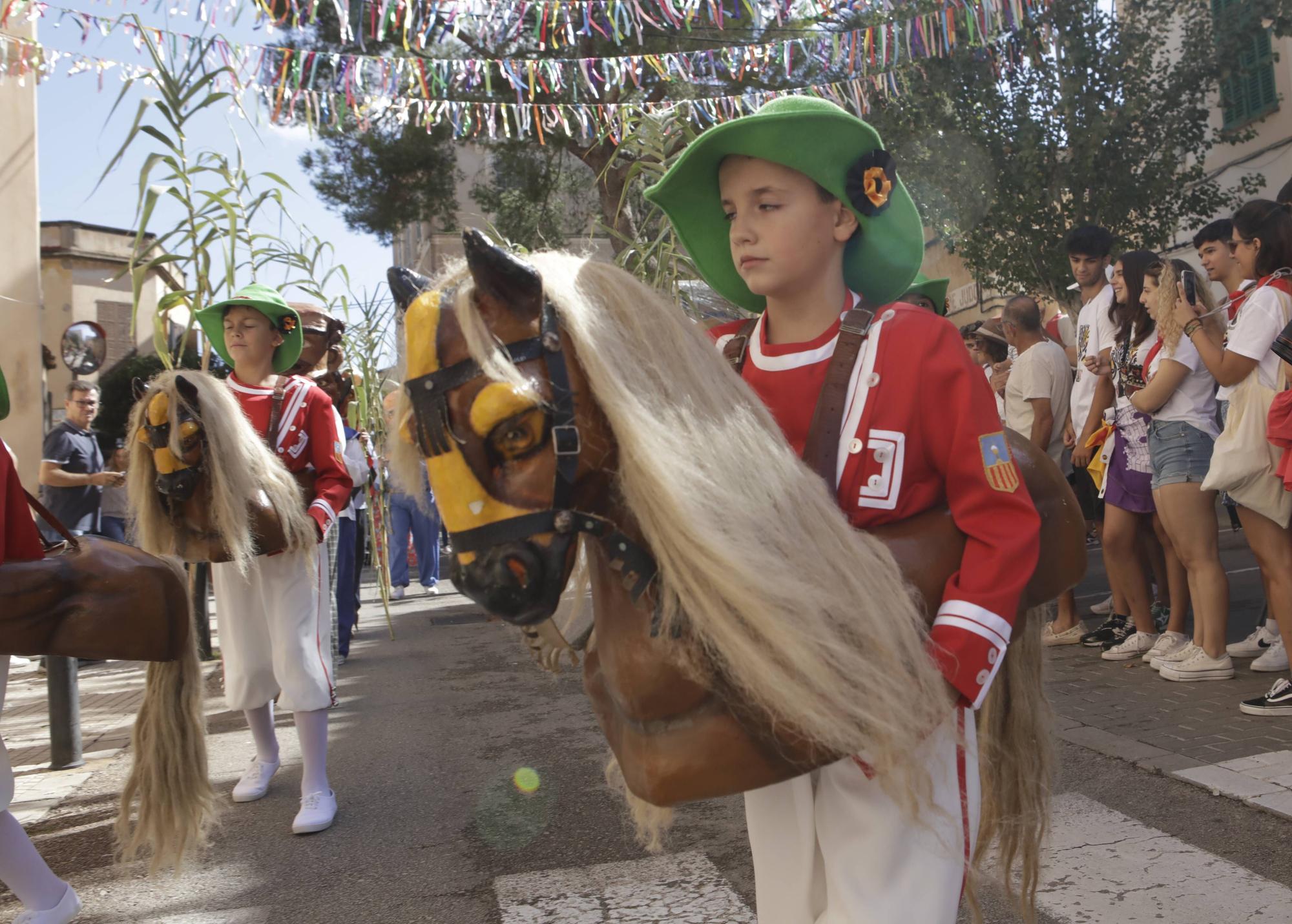 Festlich, bunt und laut: So sah das Fest "El Cosso" in Felantix aus