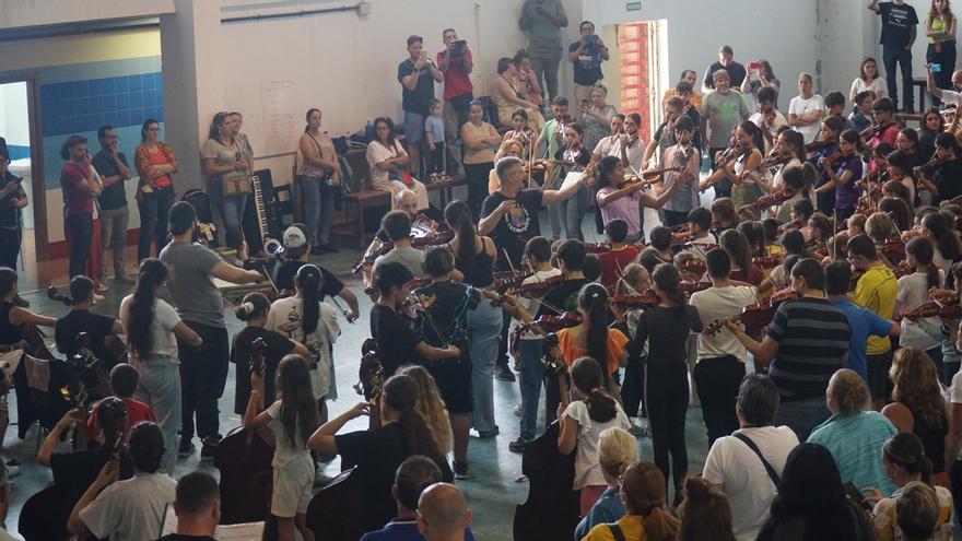 Barrios Orquestados reúne a todos sus alumnos por primera vez en una gala