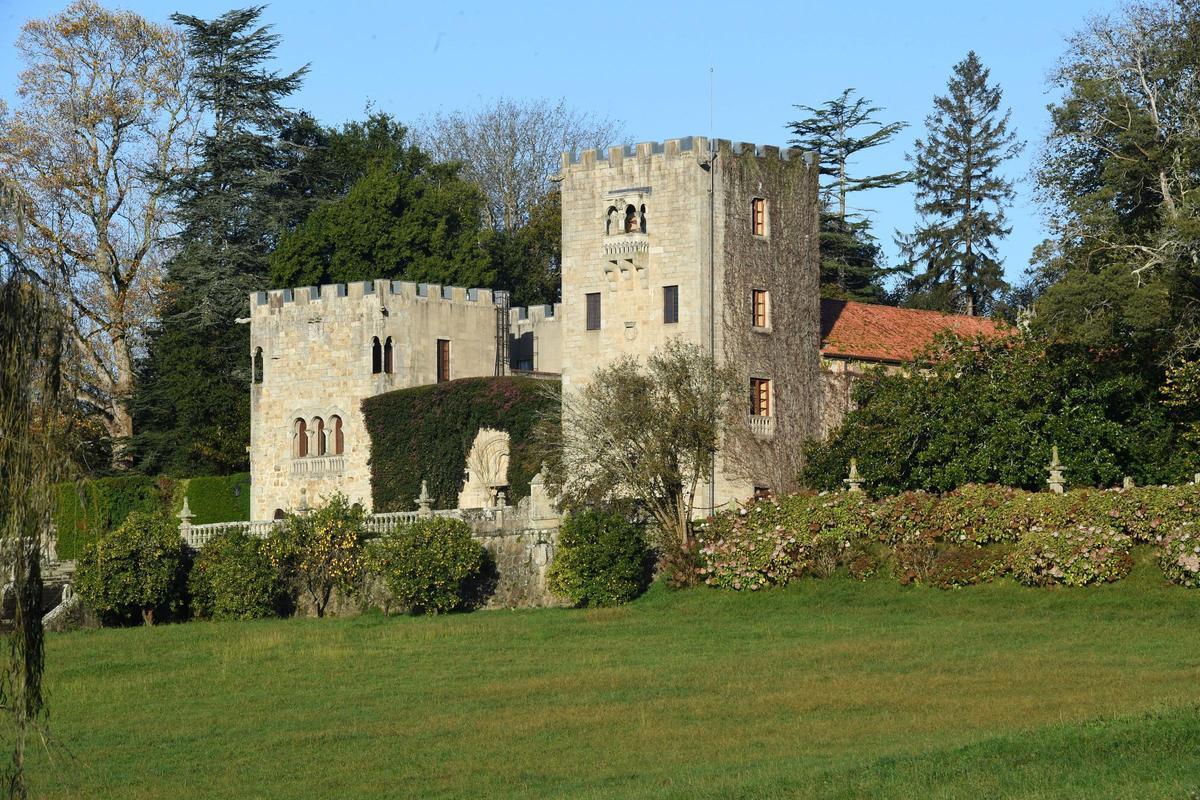 VISTA GENERAL DEL PAZO DE MEIRÁS EN SADA.