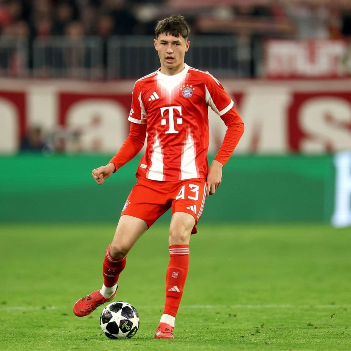 Filip Pavić, canterano del Bayern de Munich, se convirtió en el jugador más joven en debutar en Champions League